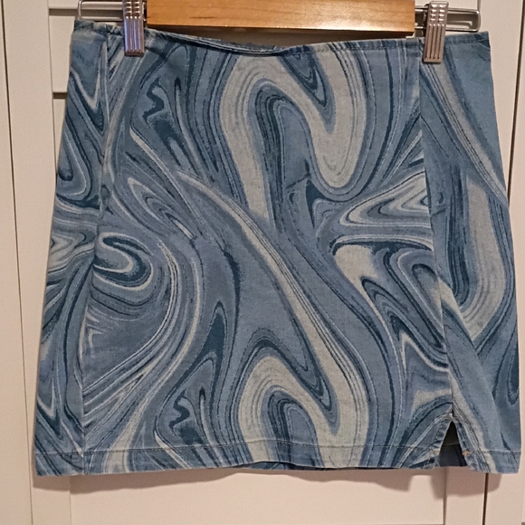 Dresses & Skirts - Blue Marble Pattern Skirt